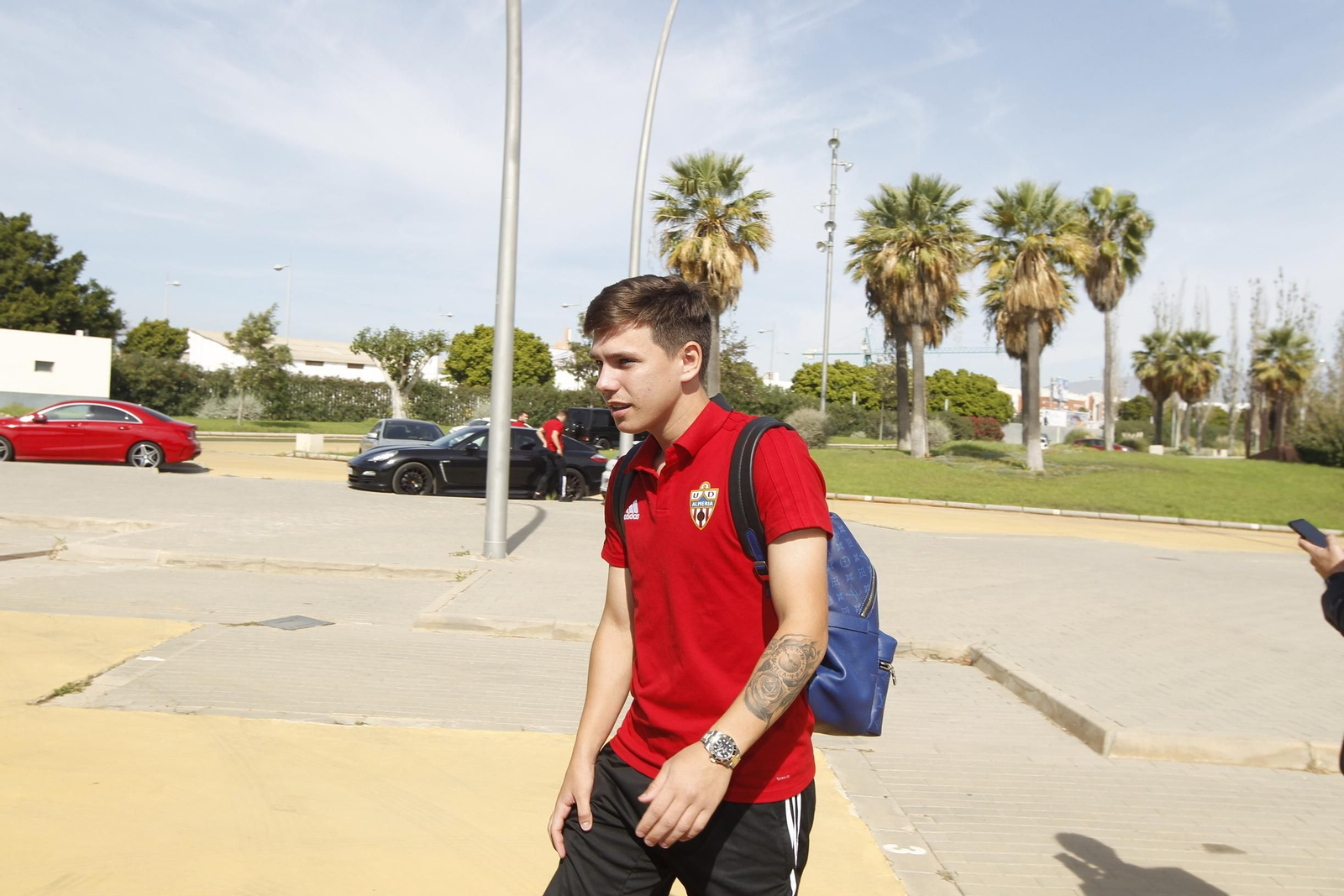 Fotogalería salida jugadores U.D. Almería hacia Alcorcón