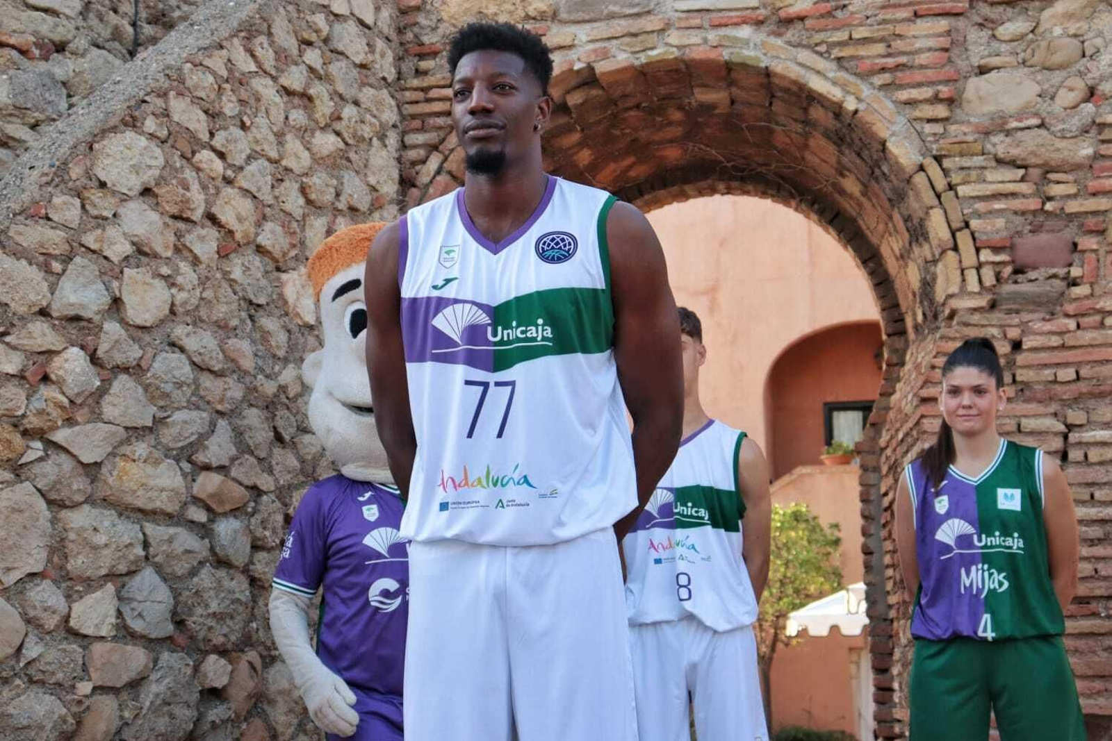 Las fotos de las nuevas camisetas del Unicaja 2023/2024