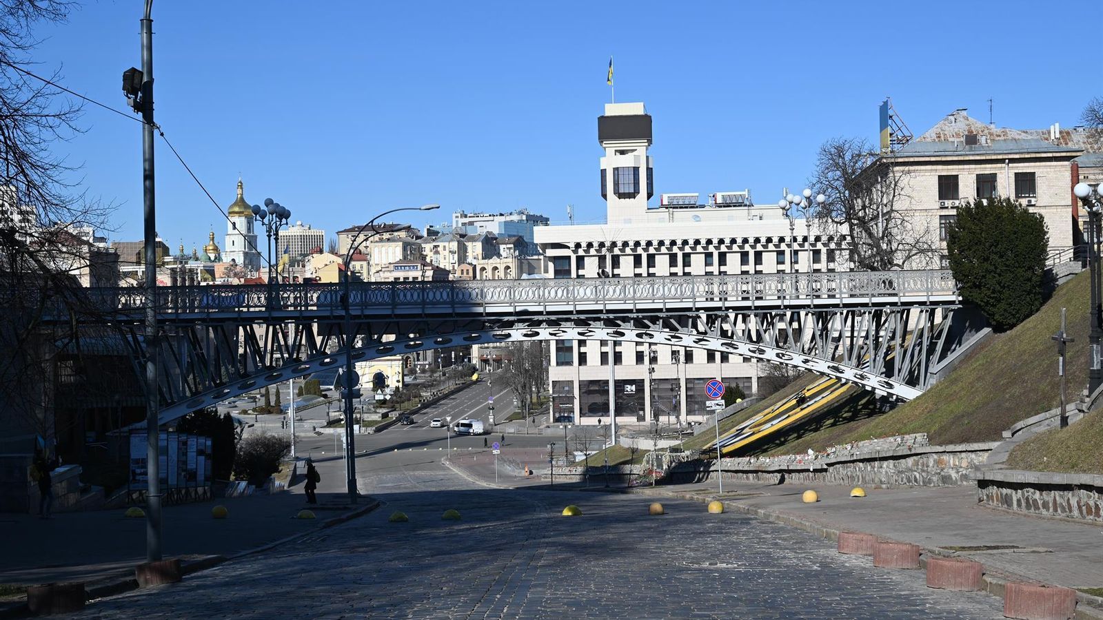 Kiev, una ciudad fantasma a la espera de los tanques rusos