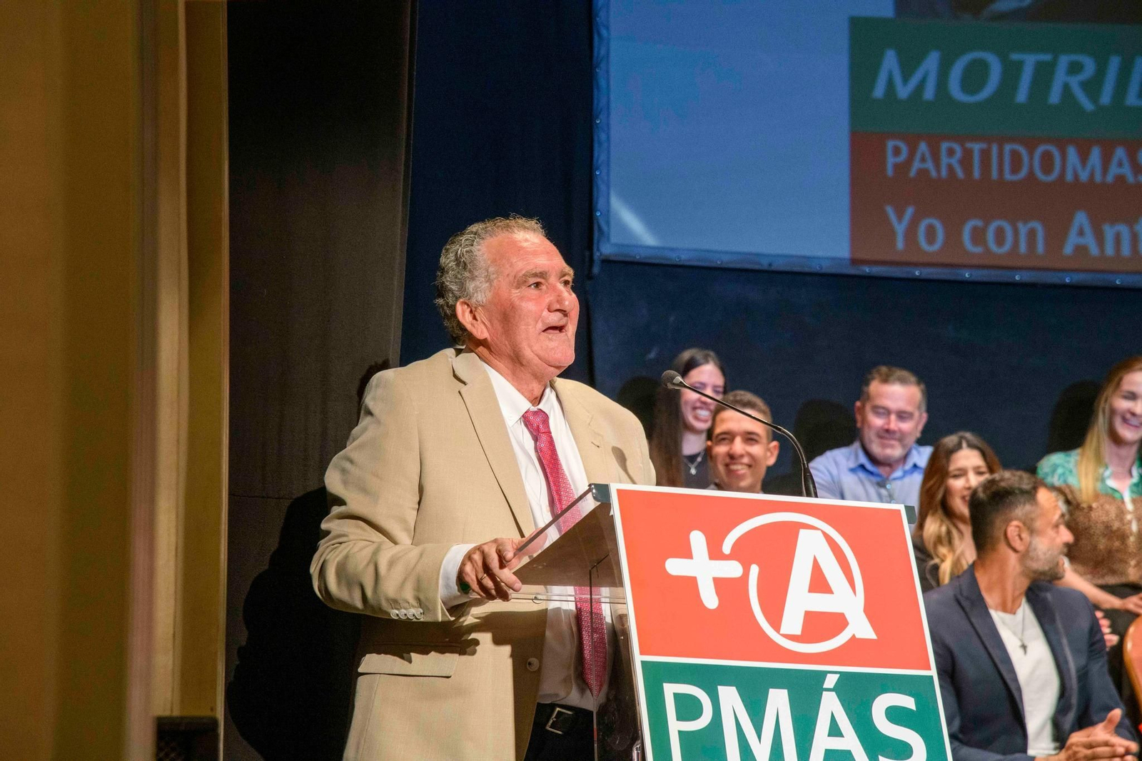 Antonio Escámez durante la presentación de Más Costa Tropical en las pasadas elecciones