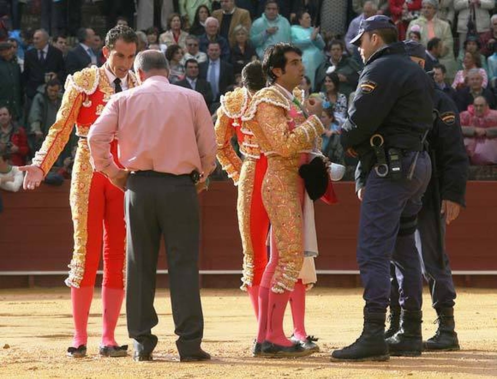 Suspensión con escándalo