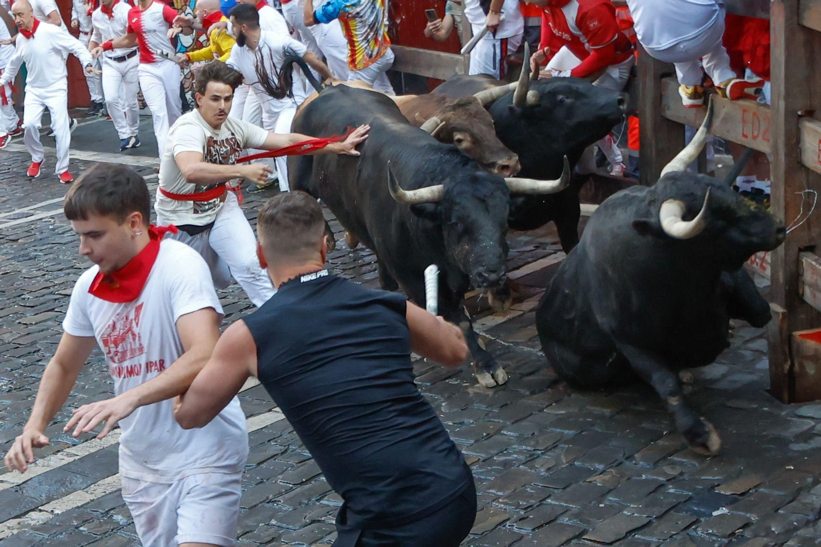 La bravura de Tarifa se hace notar en Pamplona: tres heridos en un encierro con toros de La Palmosilla
