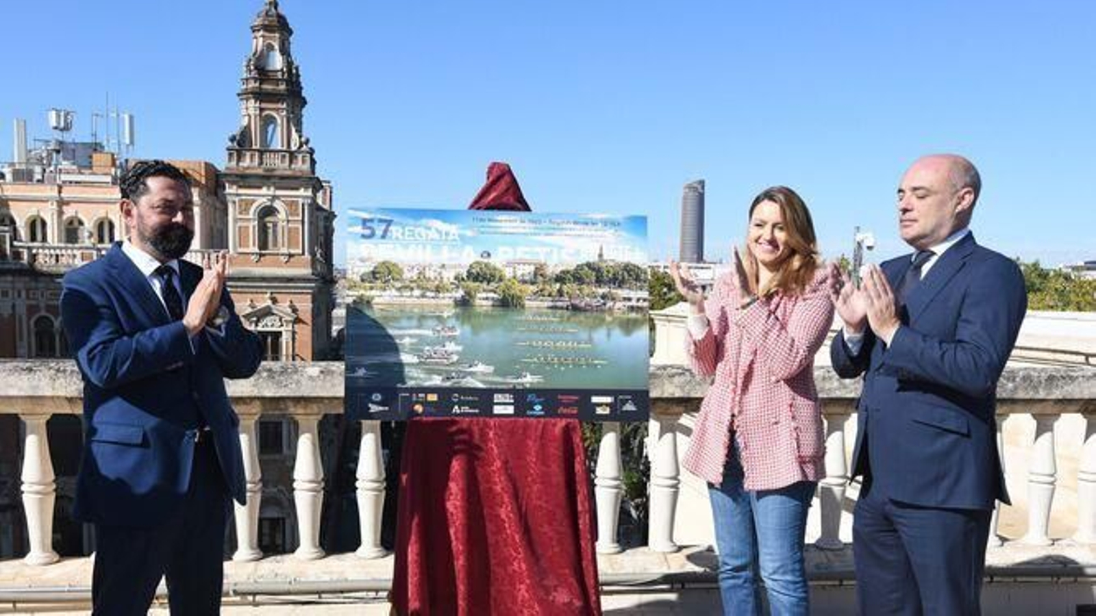 Una imagen de la presentación del cartel de la 57 Regata Athleteplus.org Sevilla-Betis.