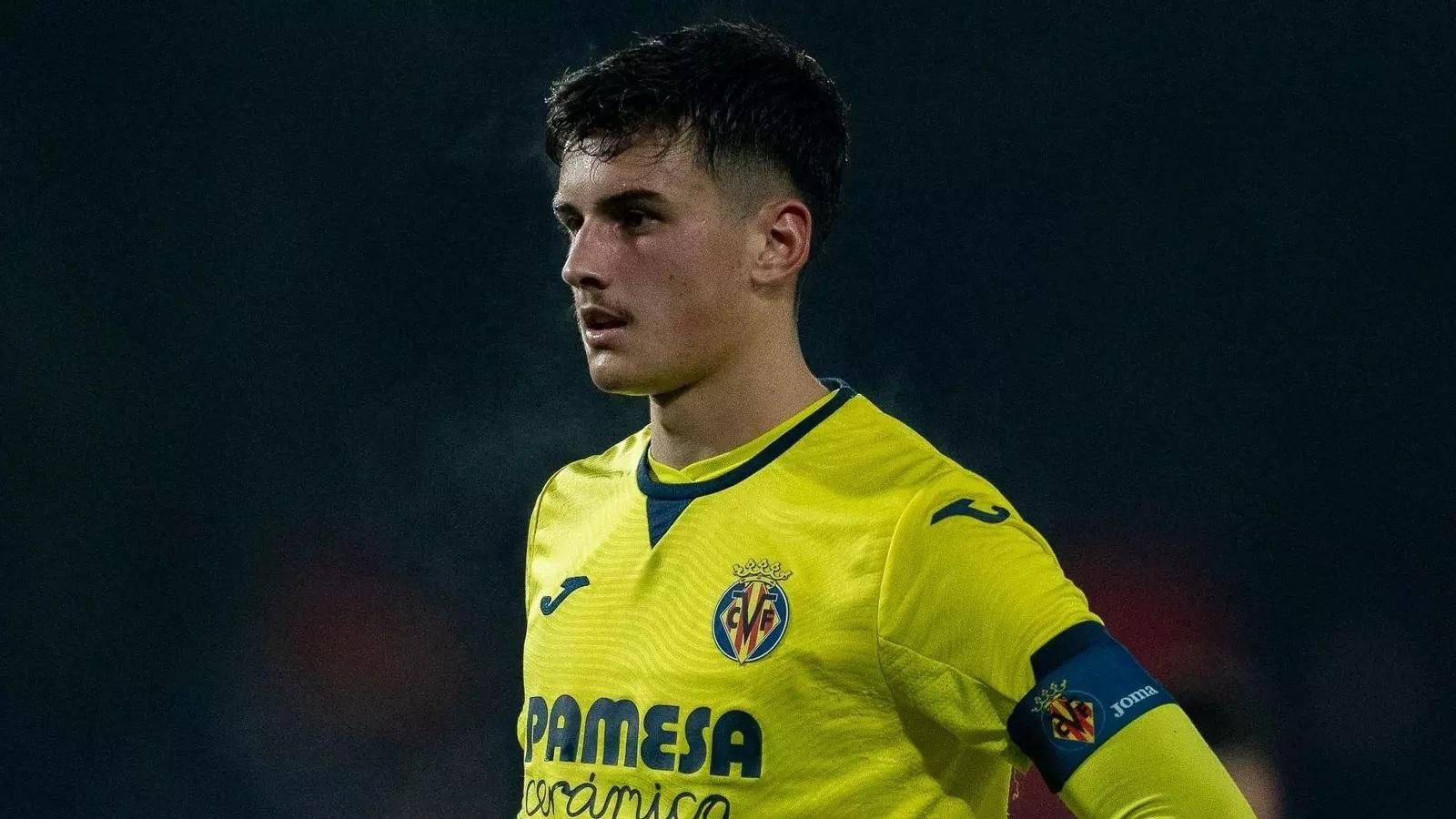 El linense Celso Bermejo, con la elástica del Villarreal.