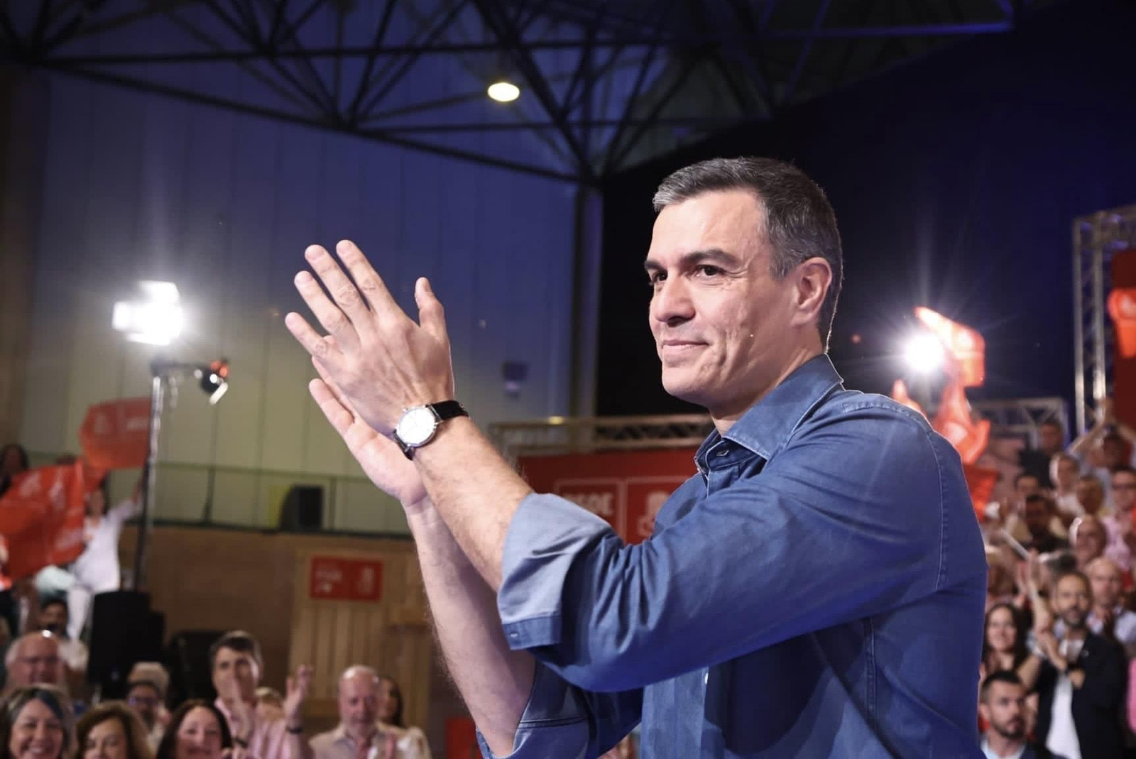 Pedro Sánchez, en un  mitin del PSOE en Sevilla