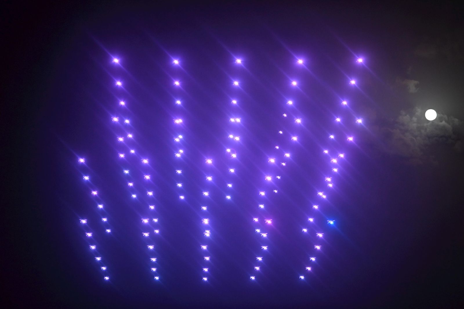 Drones y fuegos artificiales para abrir la Feria de Málaga 2022 (fotos)