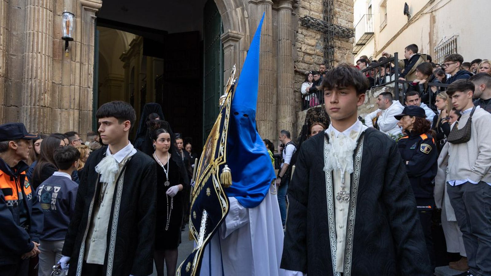 Los jiennenses se recrean con la cofradía de los Estudiantes un nuevo Lunes Santo
