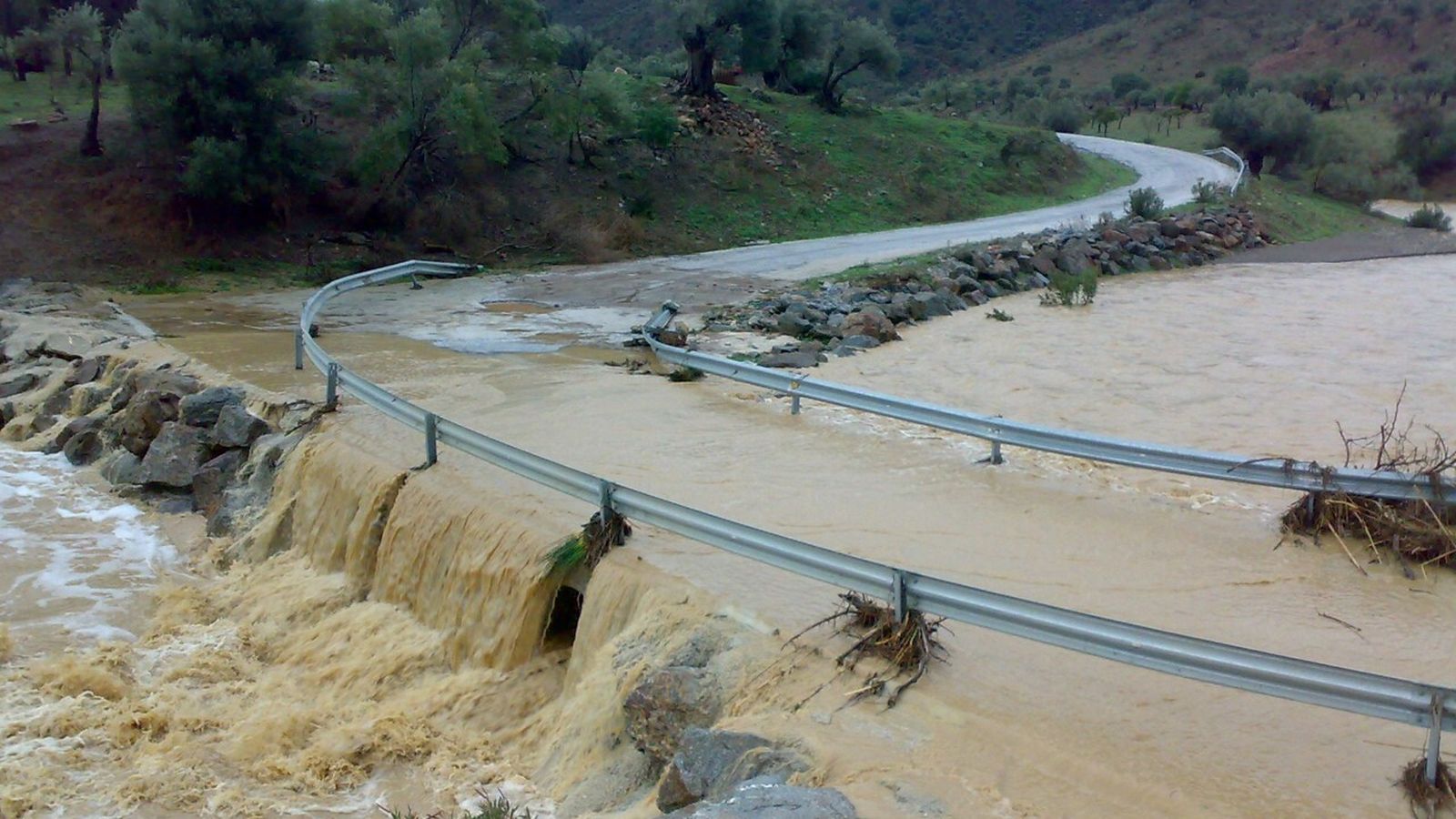 Crecida del río Campanillas en diciembre de 2009.