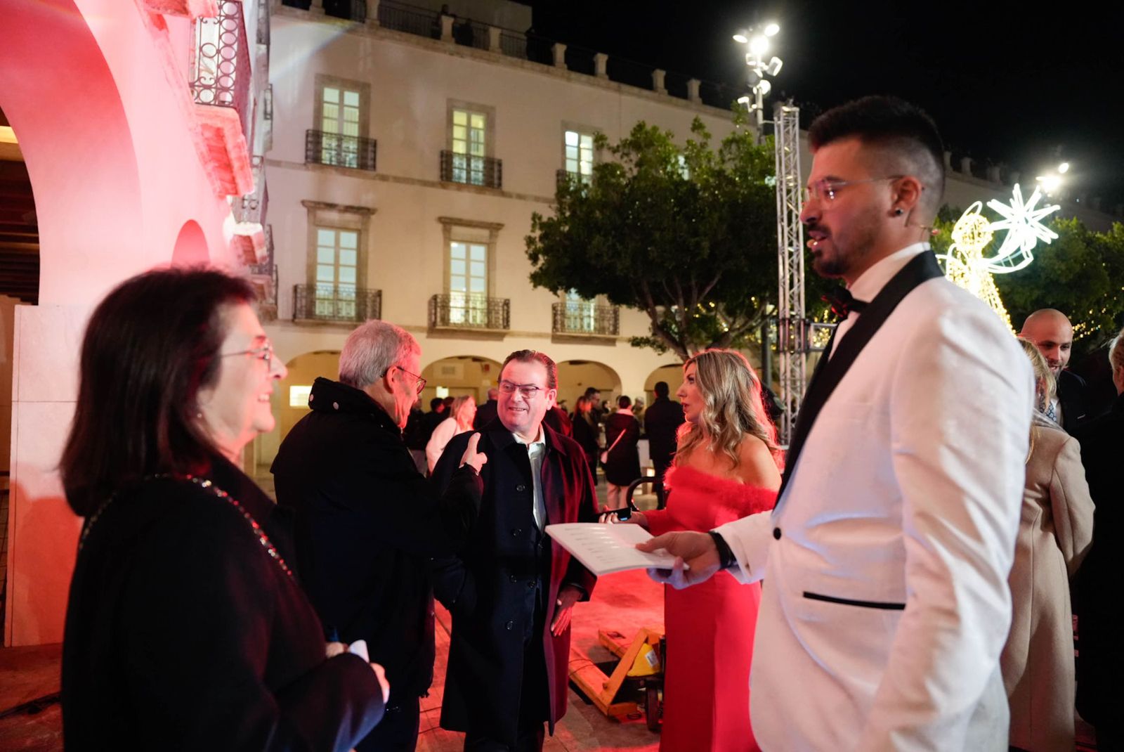 Almería despide con los 12 tomates cherry de la suerte el año 2025