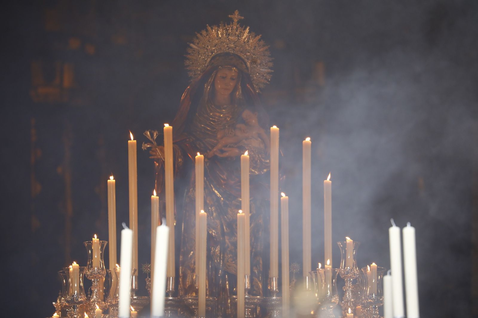 La procesión de la Virgen del Amparo de Córdoba, en fotografías