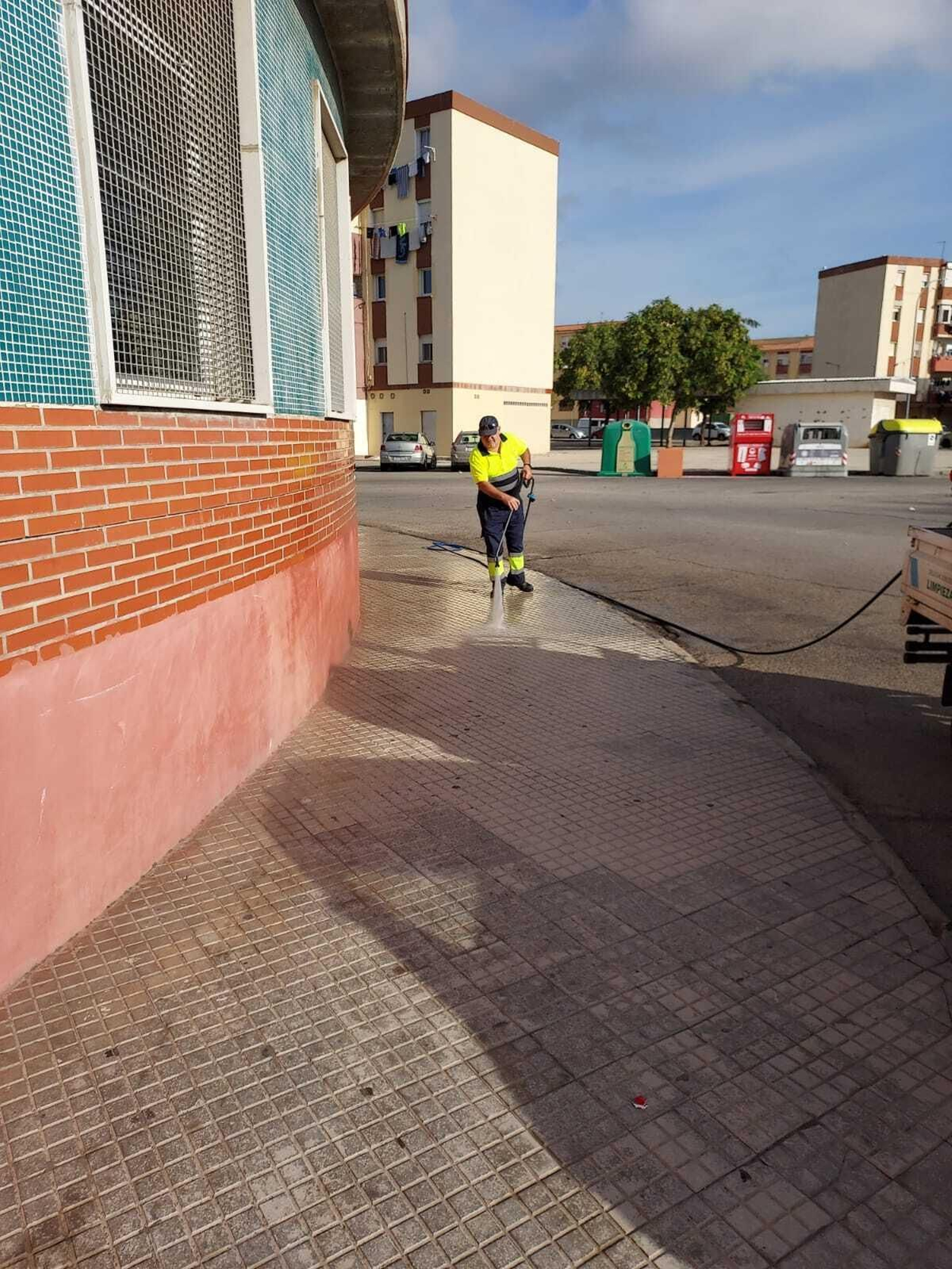 Tareas de desinfección en La Línea.
