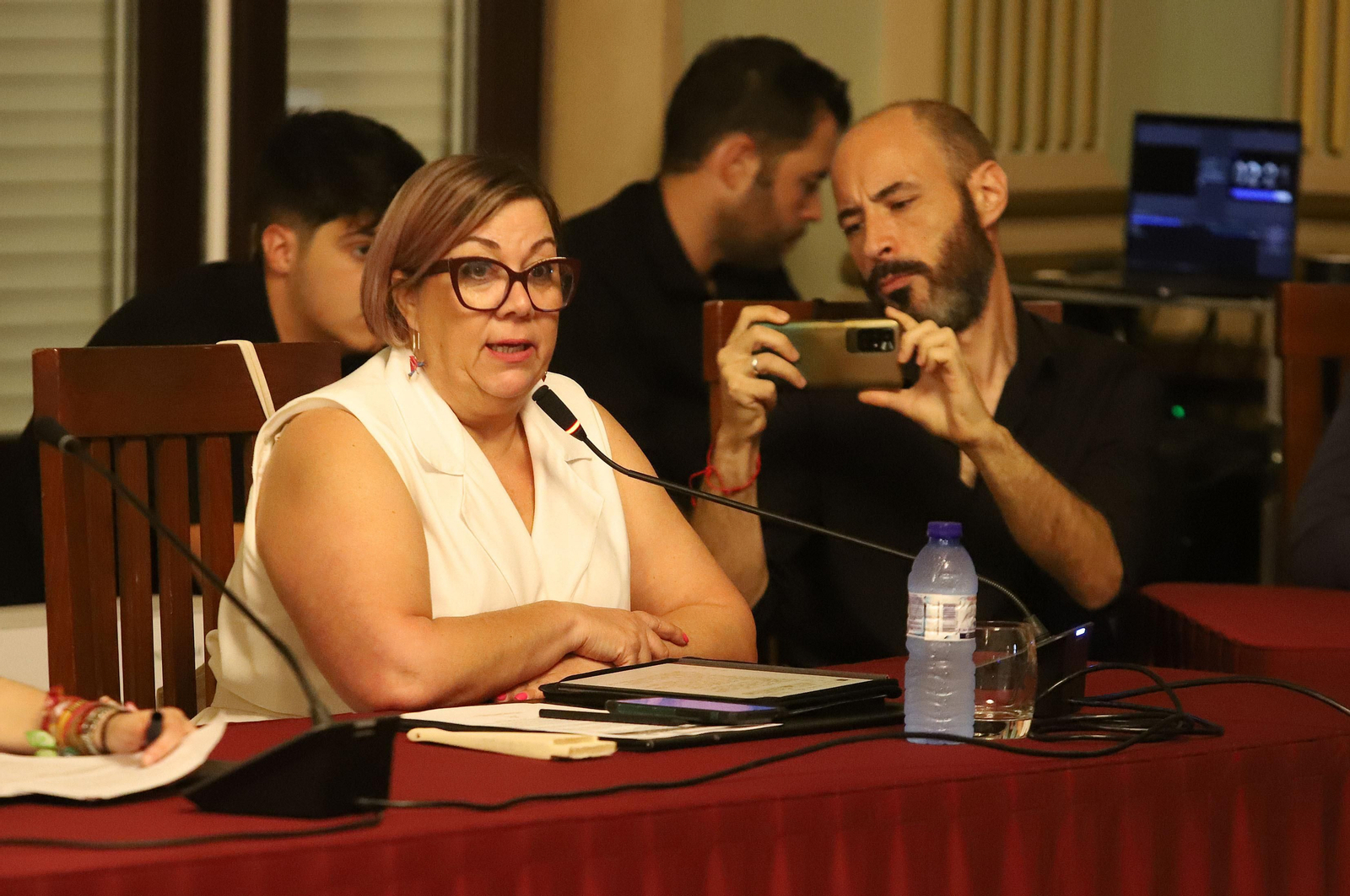 Imágenes del pleno municipal del Ayuntamiento de Huelva