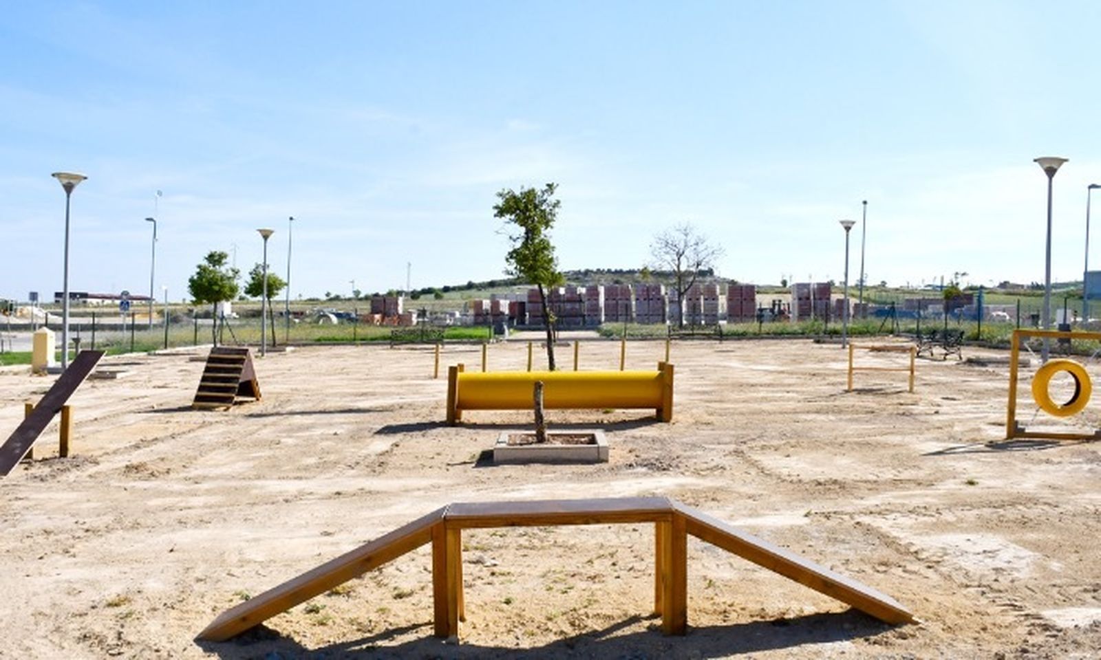 Osuna instala el primer parque para el adiestramiento de perros en una superficie de 1.800 m2