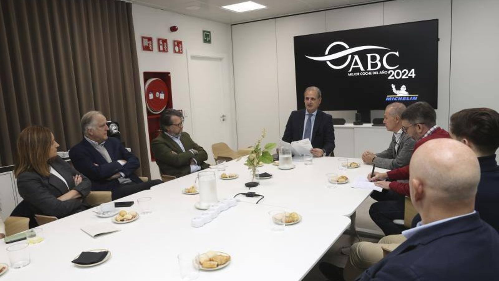 La lectura de los resultados entregados al notario Miguel Mestanza reveló el premio de esta edición para Hyundai.