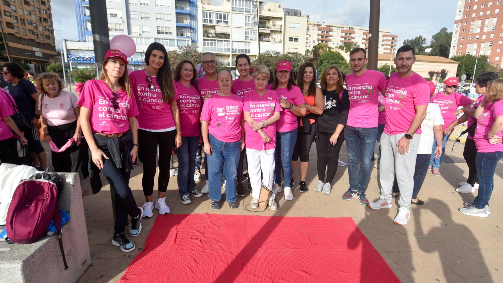 Las fotos de la Marcha contra el cáncer de mama en Algeciras
