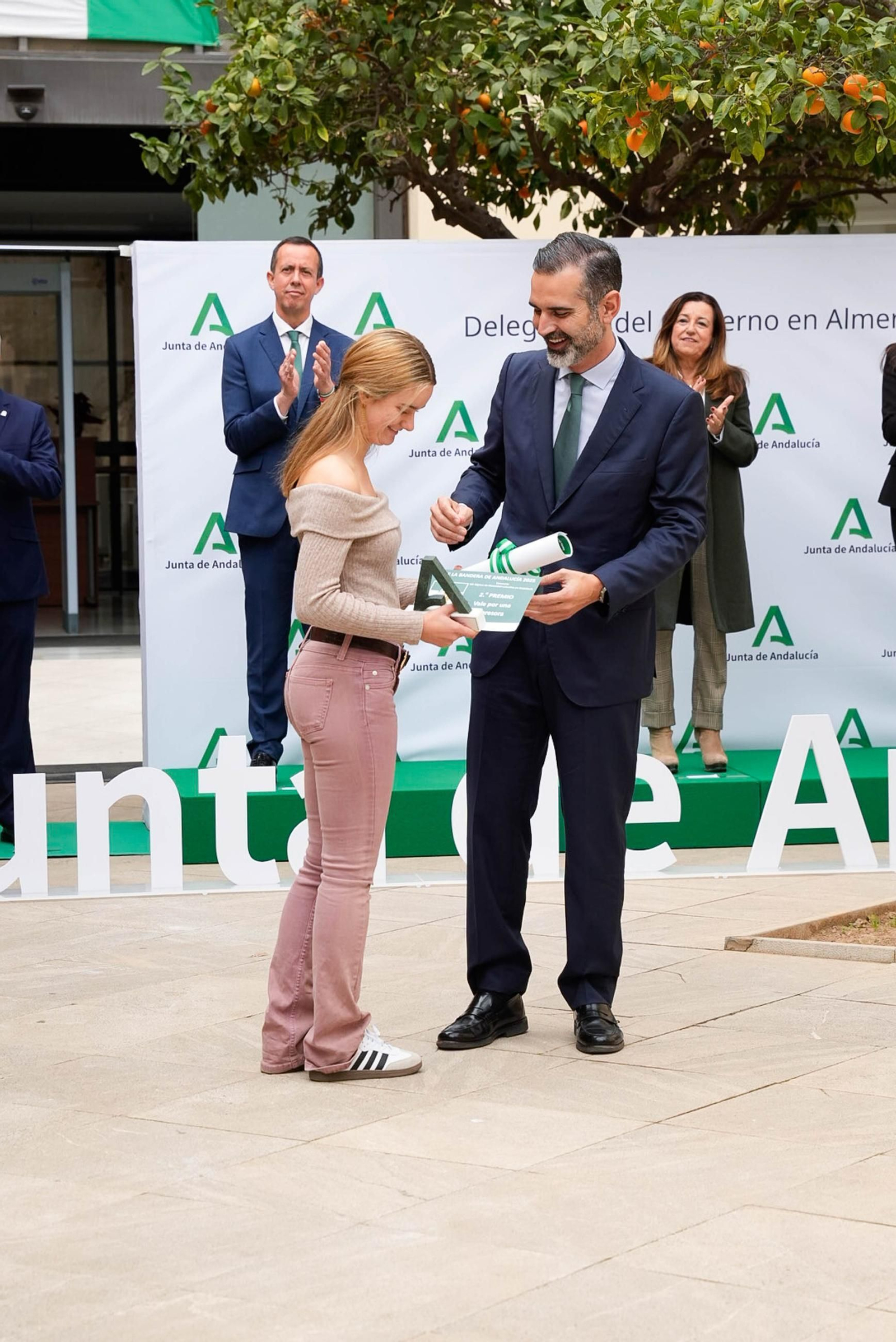 Así han sido las imágenes del día de la bandera en Almería