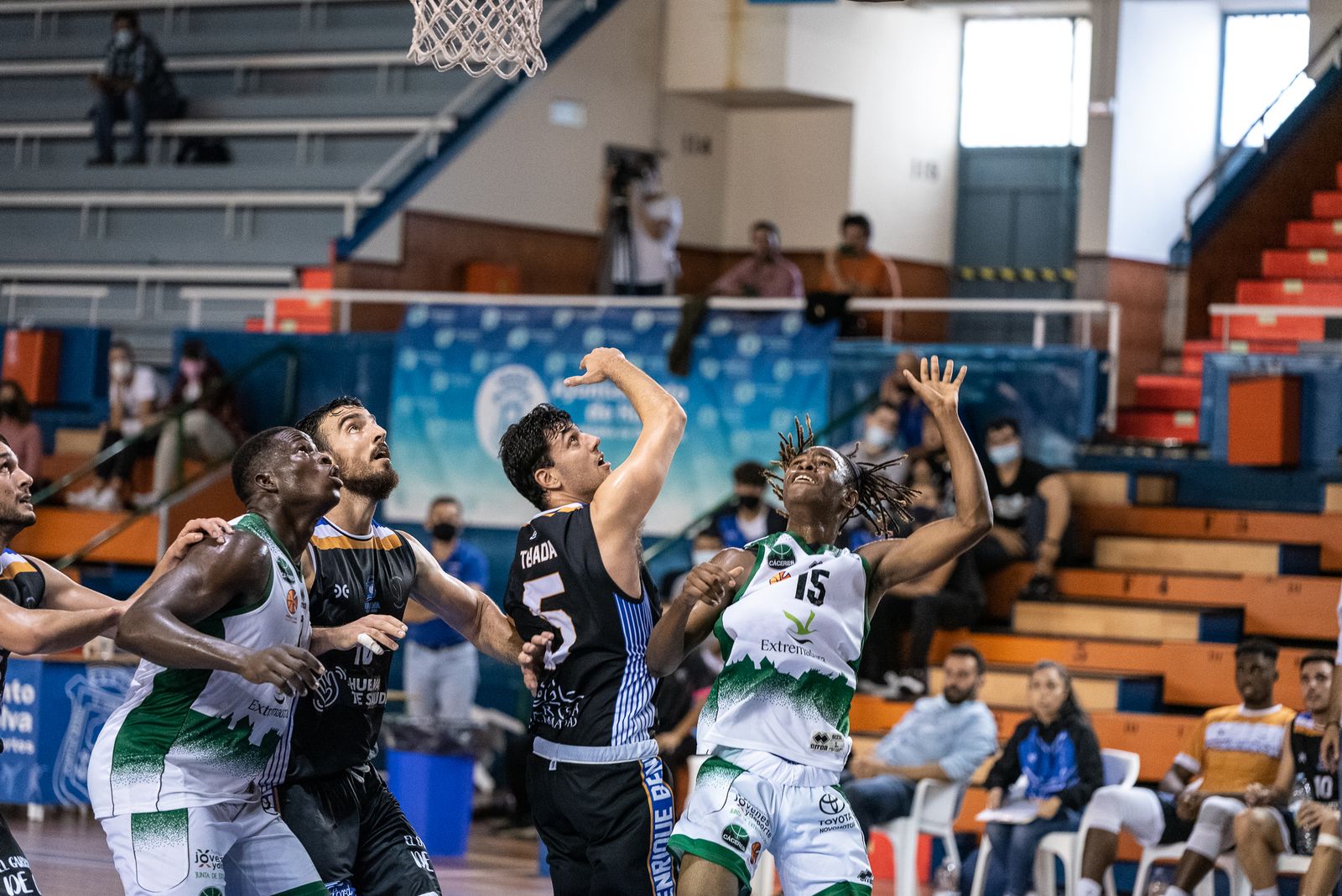 Baloncesto: Imágenes del Huelva Comercio - Extremadura