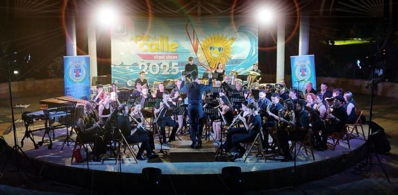 La Union Musical Roquetas de Mar durante un concierto.