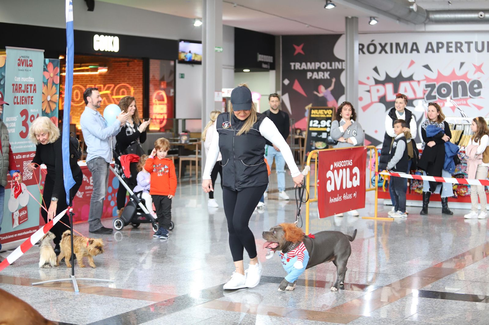 Fotos de la jornada 'Mi mascota, mi familia' en el Centro Comercial Bahía Plaza.