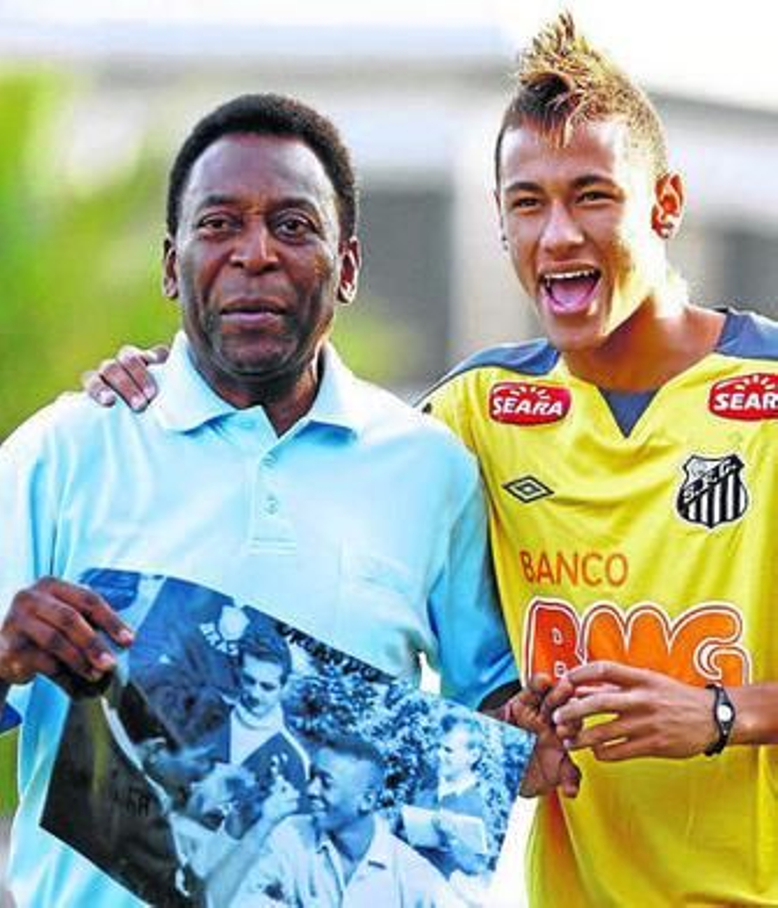 Pelé posa con Neymar antes de viajar a Montevideo.