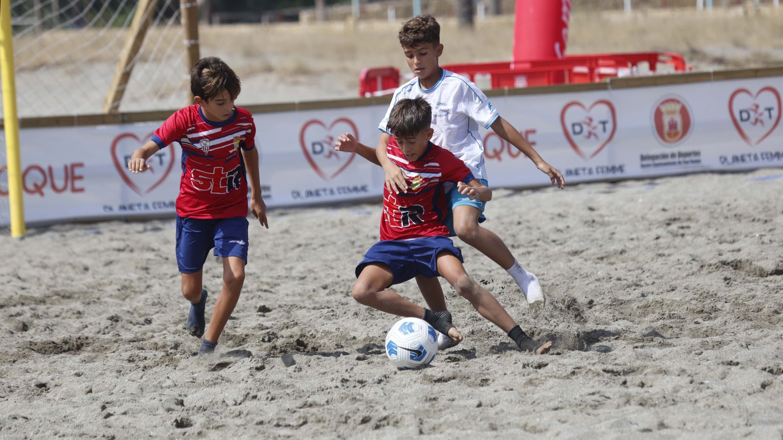 Las fotos del I Torneo de Fútbol Playa en Torreguadiaro