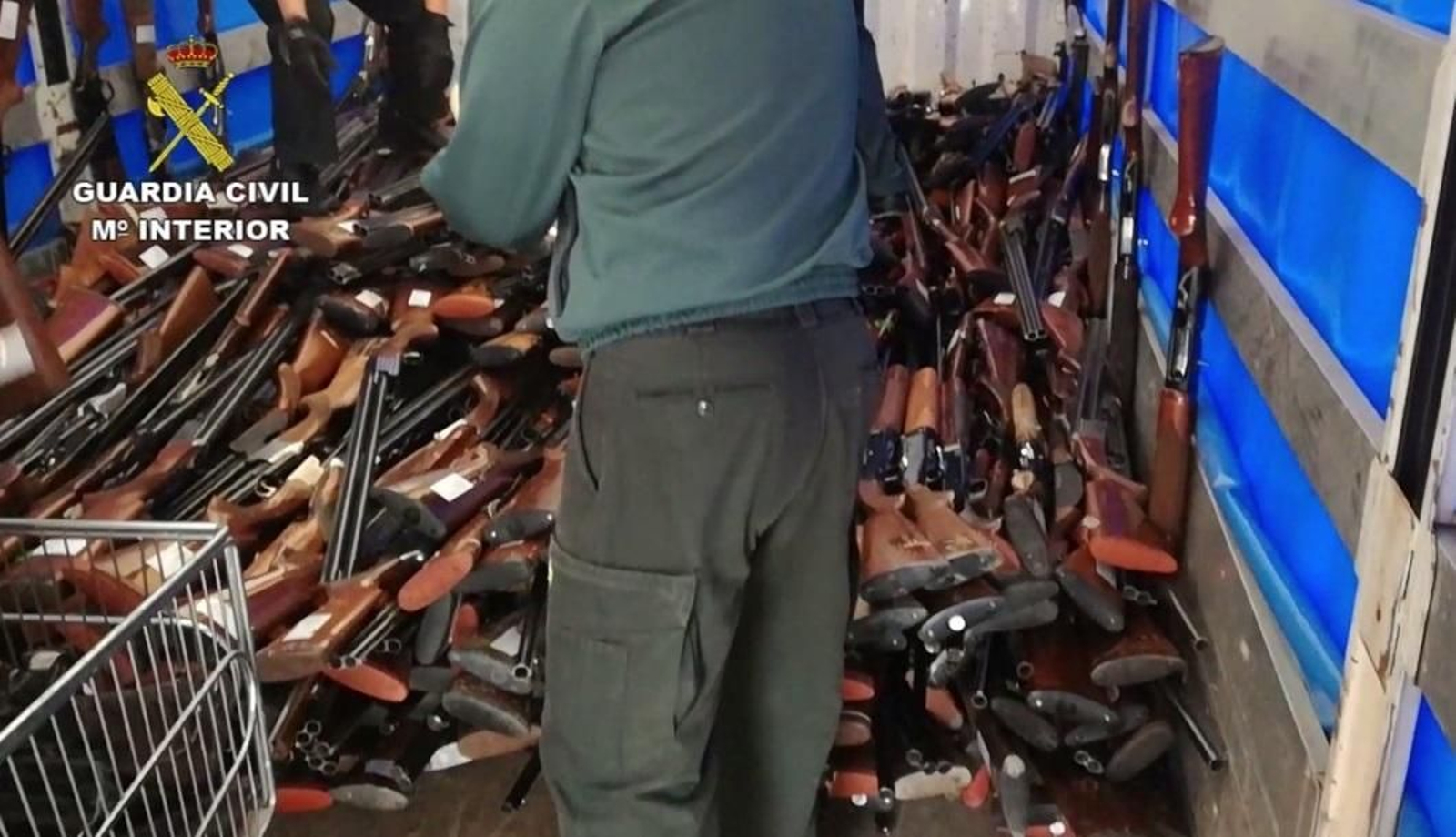 Armas intervenidas por la Guardia Civil.
