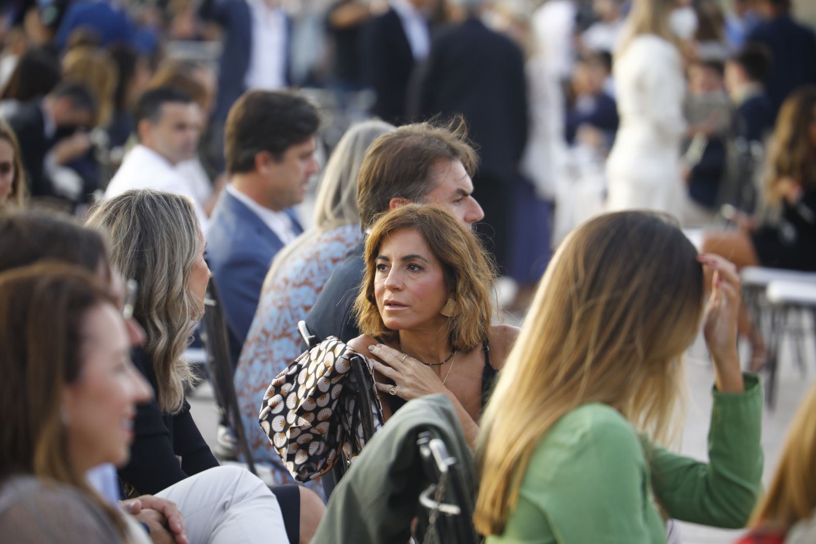 El desfile de Silbon por el Puente Romano de Córdoba, en imágenes