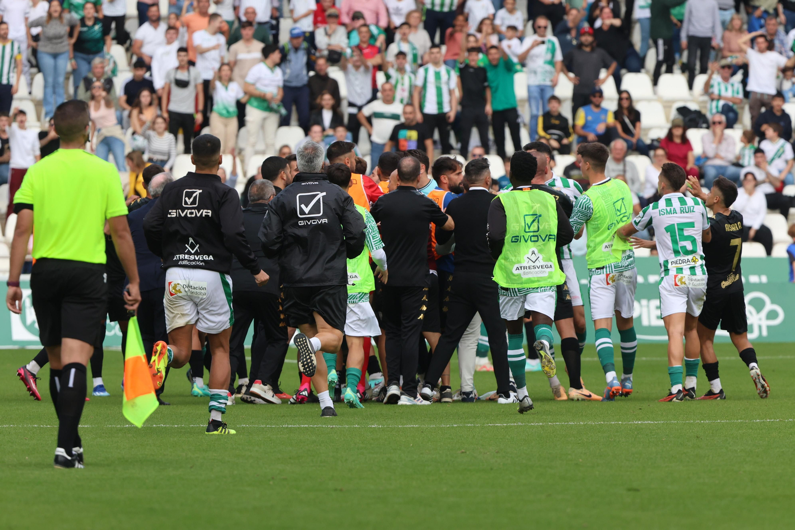 Córdoba CF - Ceuta: Las mejores fotos del partido en El Arcángel