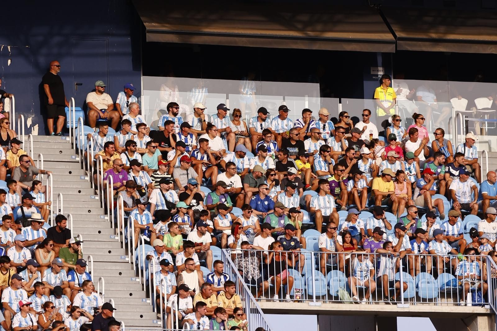 Búscate en las gradas de La Rosaleda en el Málaga CF-Eibar