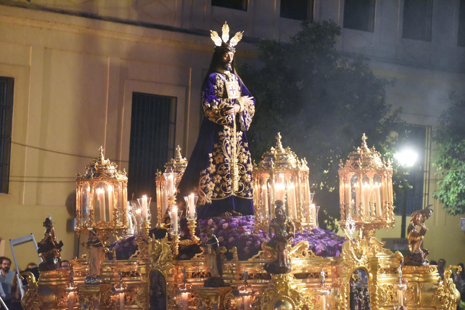 Las imágenes del Magno Vía Crucis desde la carrera oficial