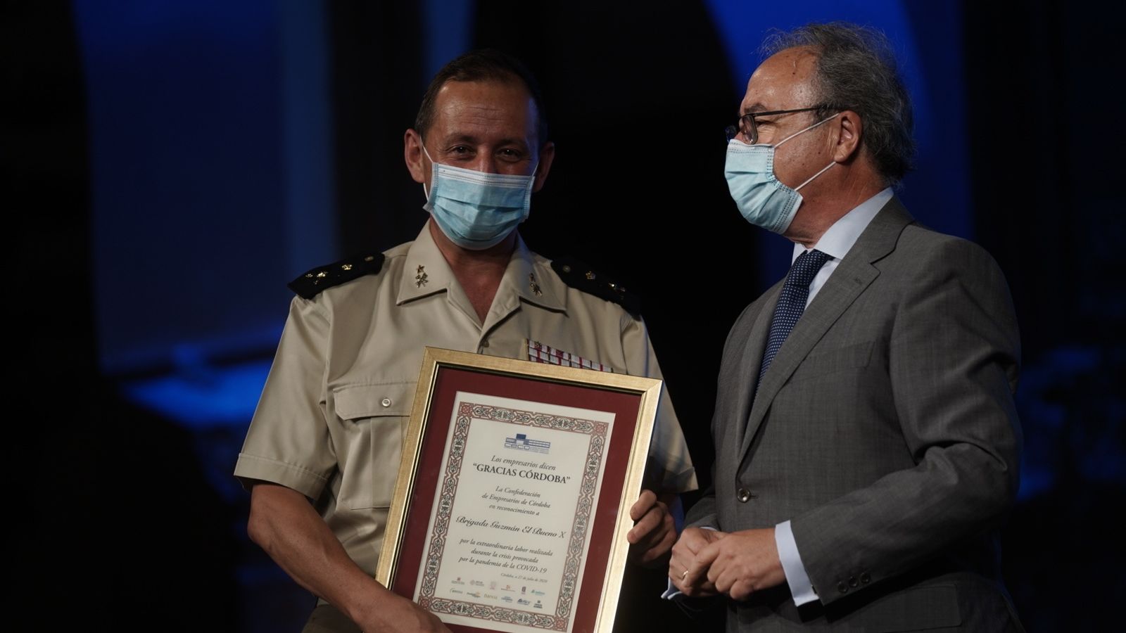 La Brigada Guzmán el Bueno X recoge su reconocimiento.