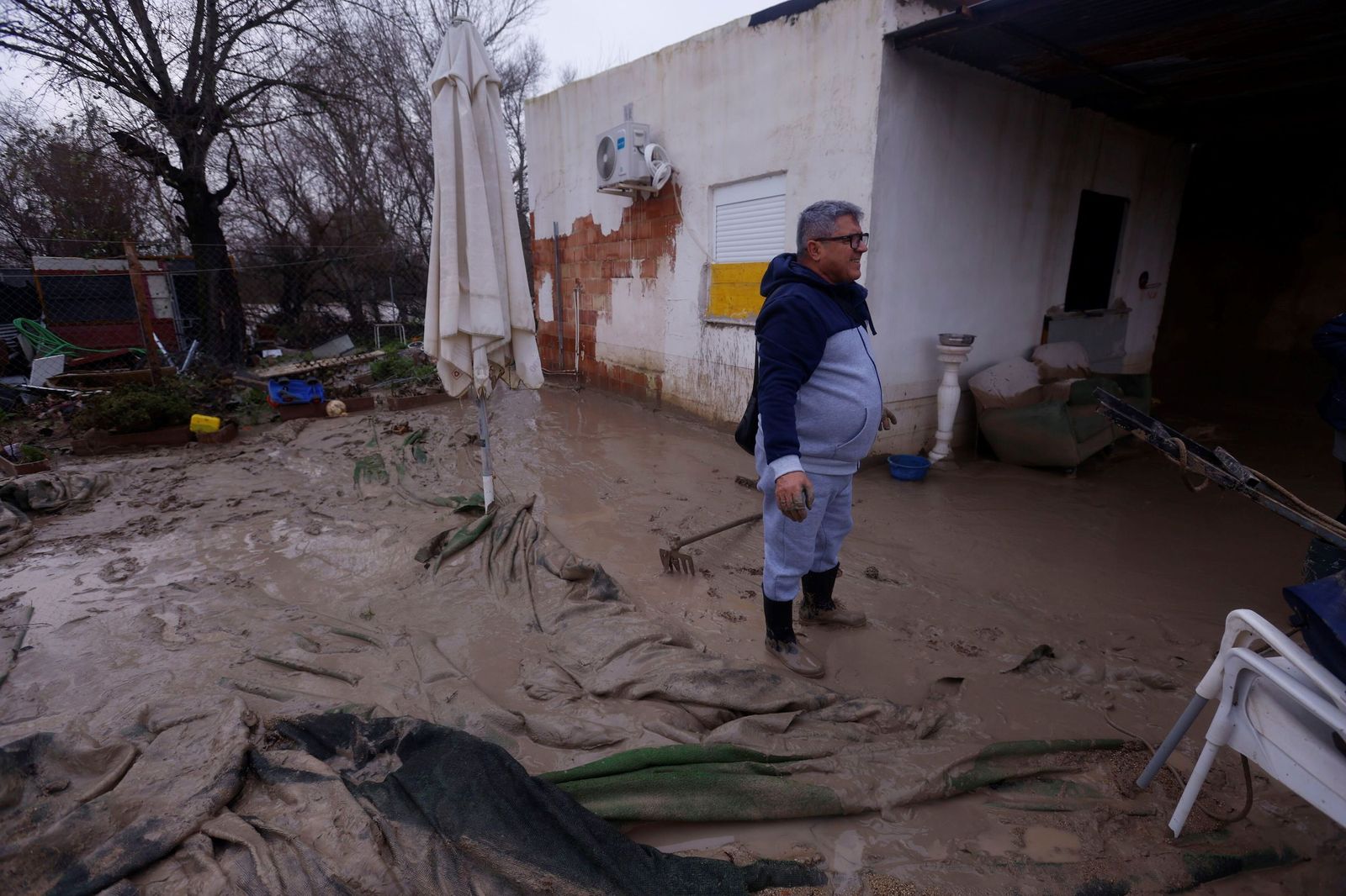 Limpieza en las parcelas de Córdoba tras el tren de tormentas