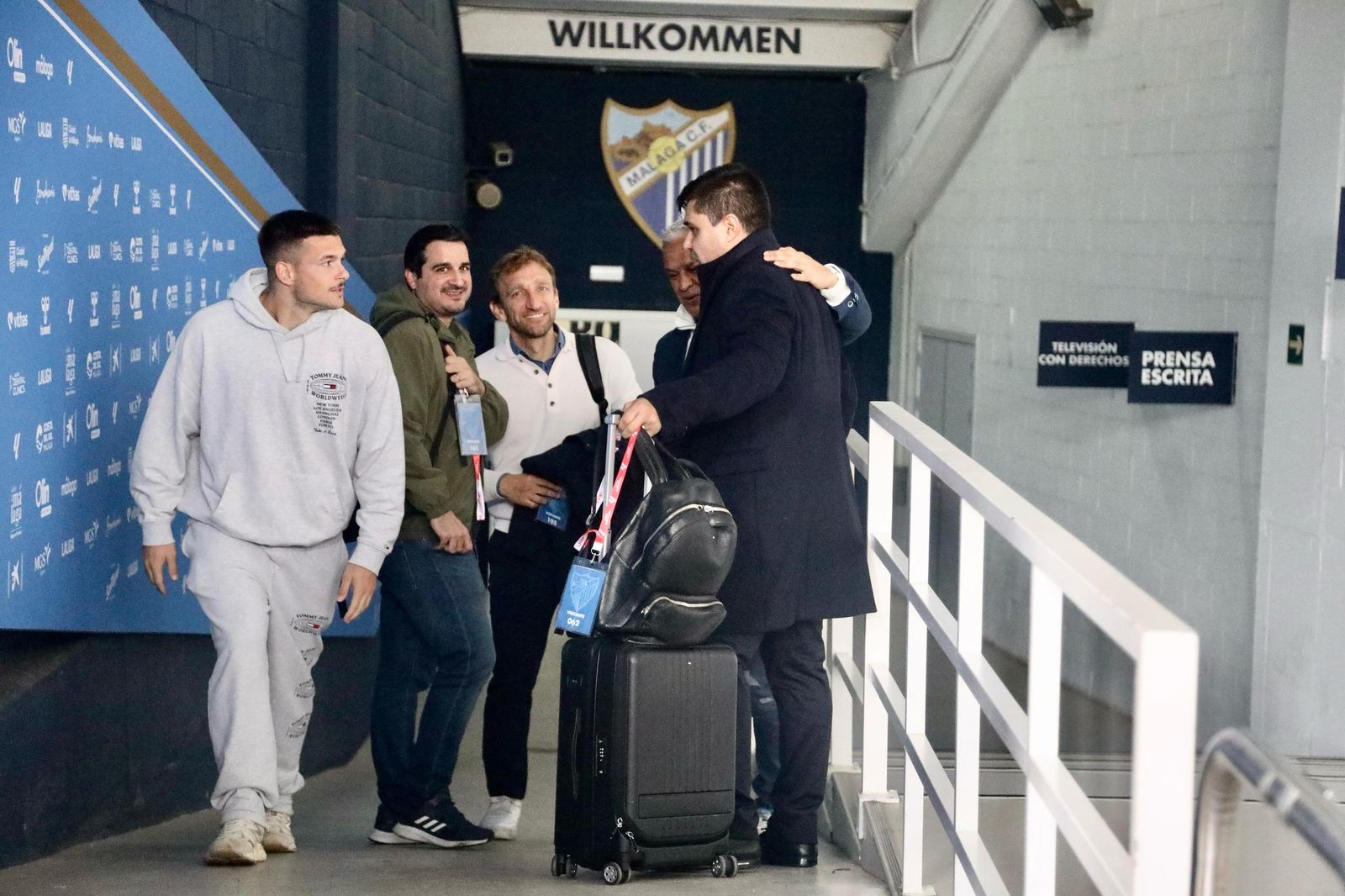 La visita de la AFE a La Rosaleda para reunirse con el Málaga CF, en fotos