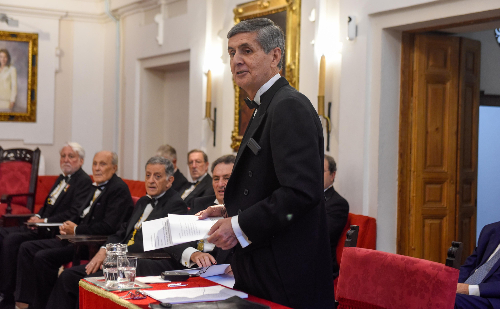 Ingreso en La Real Academia de Medicina y Cirugía de Sevilla de Pedro González-Trevijano
