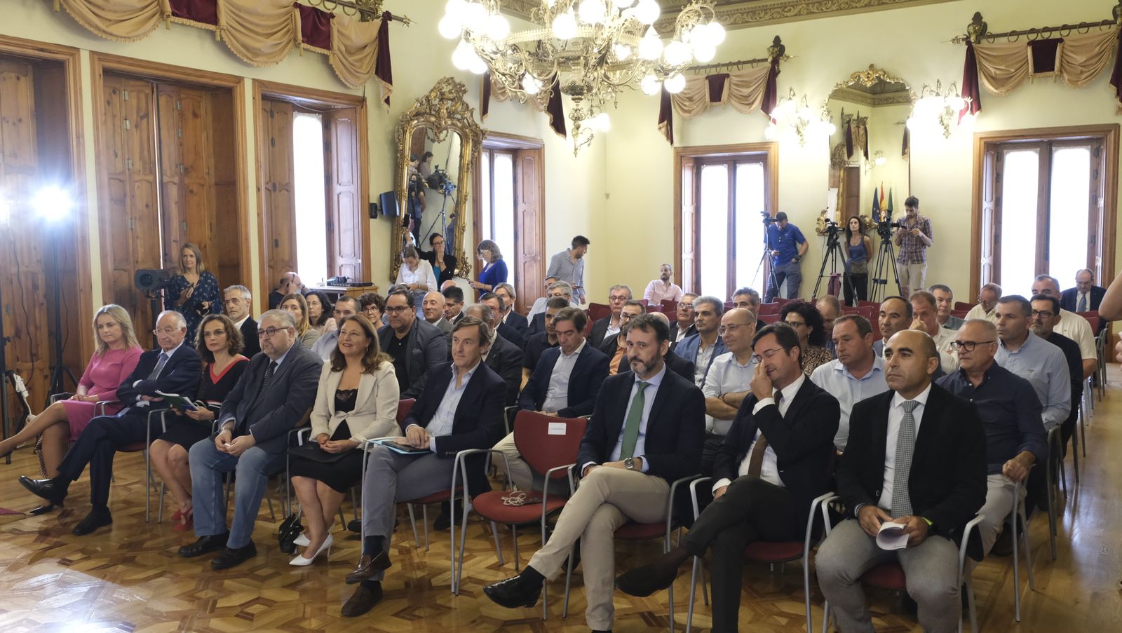 Imágenes de la entrega de resoluciones de OPFH de agricultura