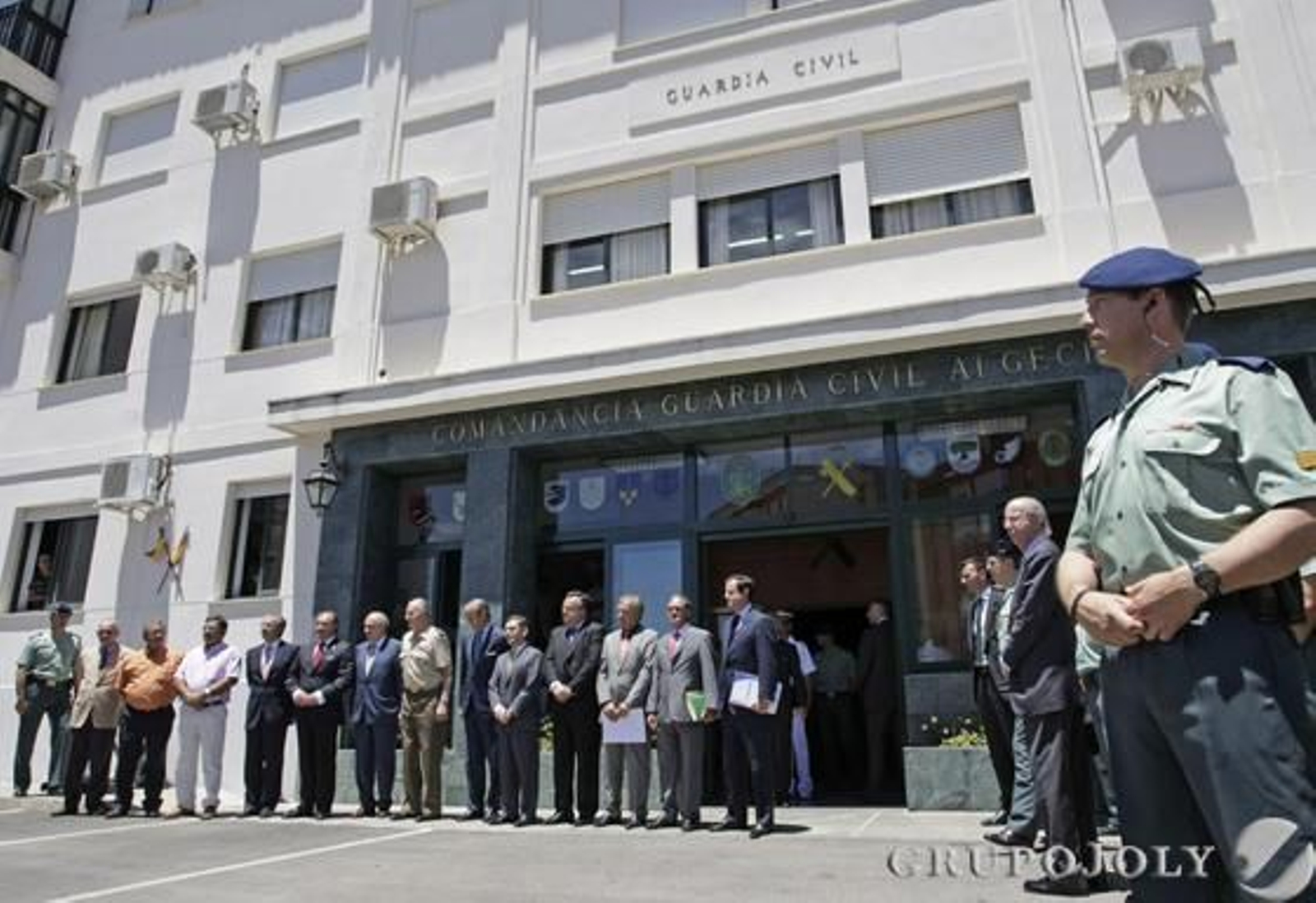 Don Juan Carlos muestra su apoyo a los pescadores y a la Guardia Civil por el trabajo que realizan./Erasmo Fenoy