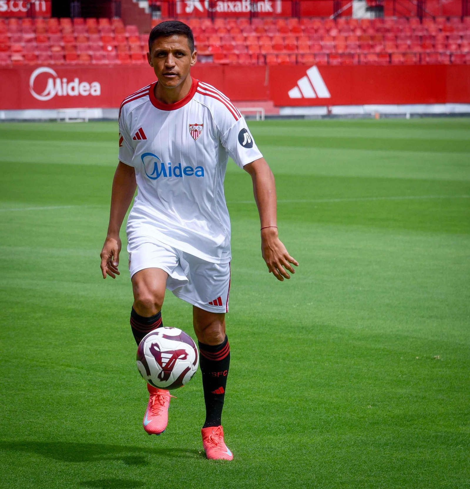 Presentación de Alexis Sánchez como jugador del Sevilla