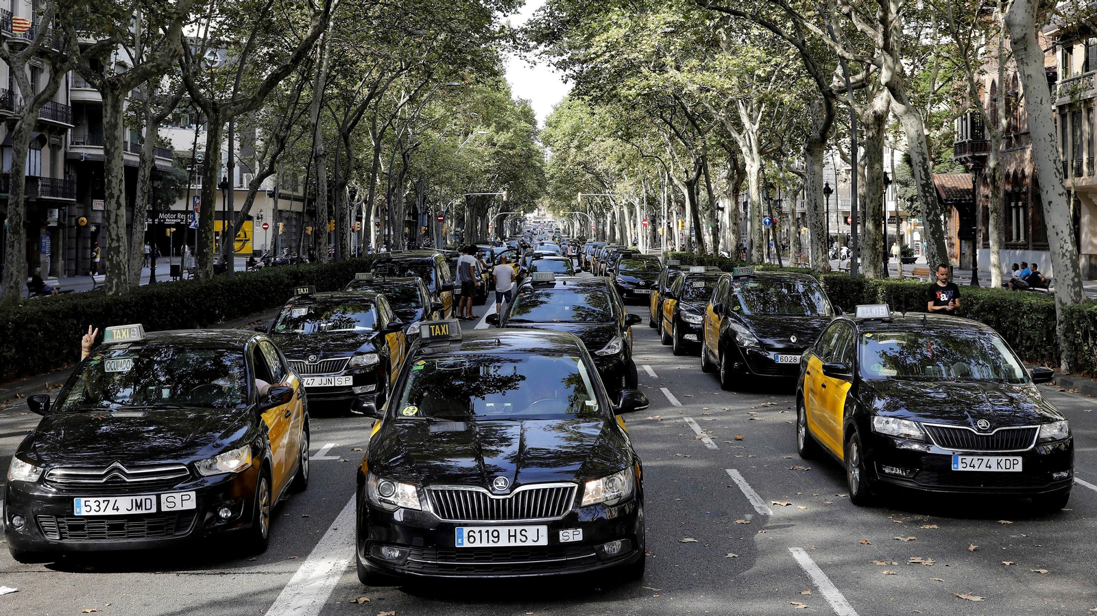 Los taxistas ha vuelto a cortar este sábado el tráfico en la Gran Vía