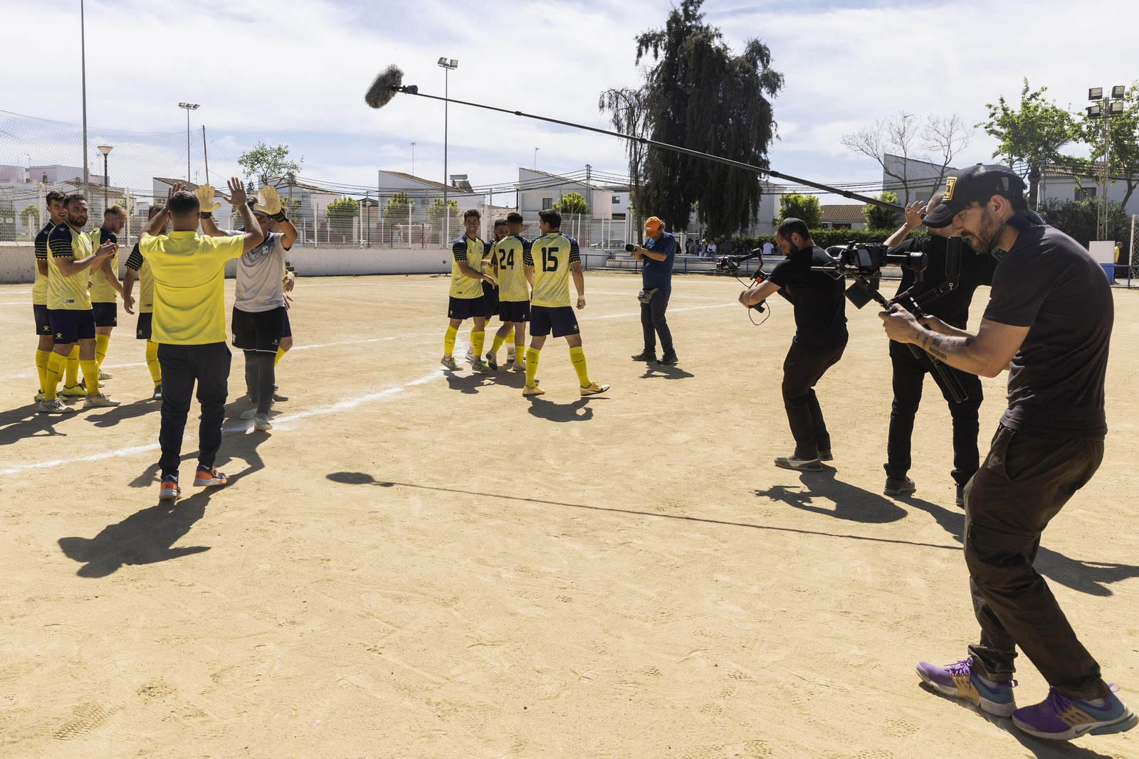 El equipo de 'reality' rueda con los jugadores del Atlético Maribáñez