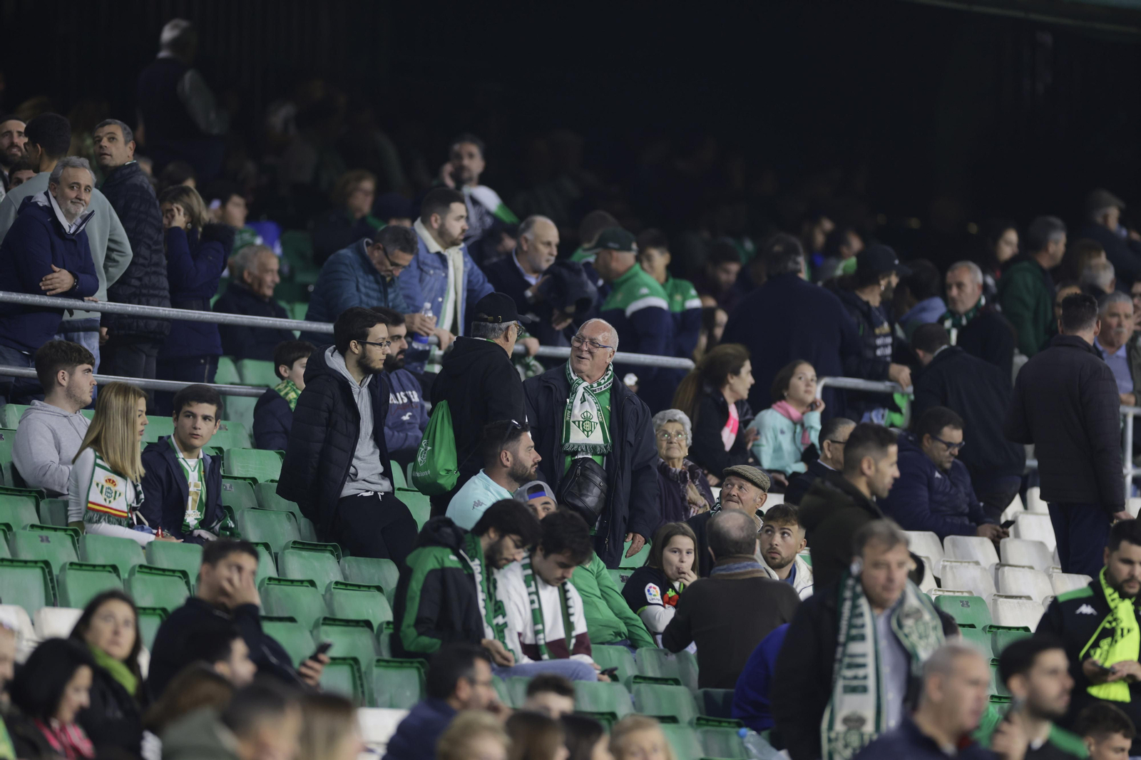 Búscate en las fotos del Betis-Bilbao