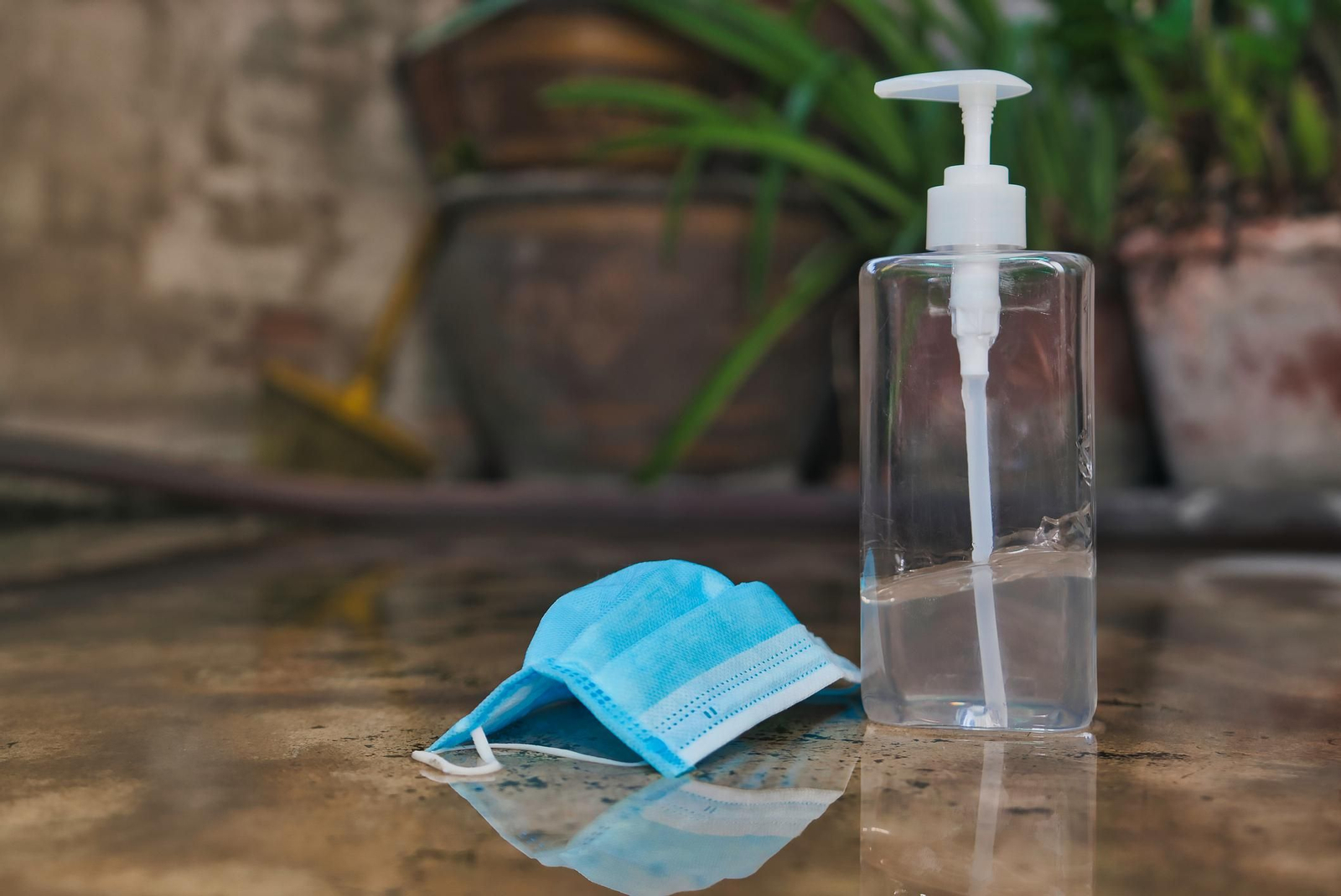 Debemos saber identificar las mascarillas y los geles hidroalcohólicos adecuados.