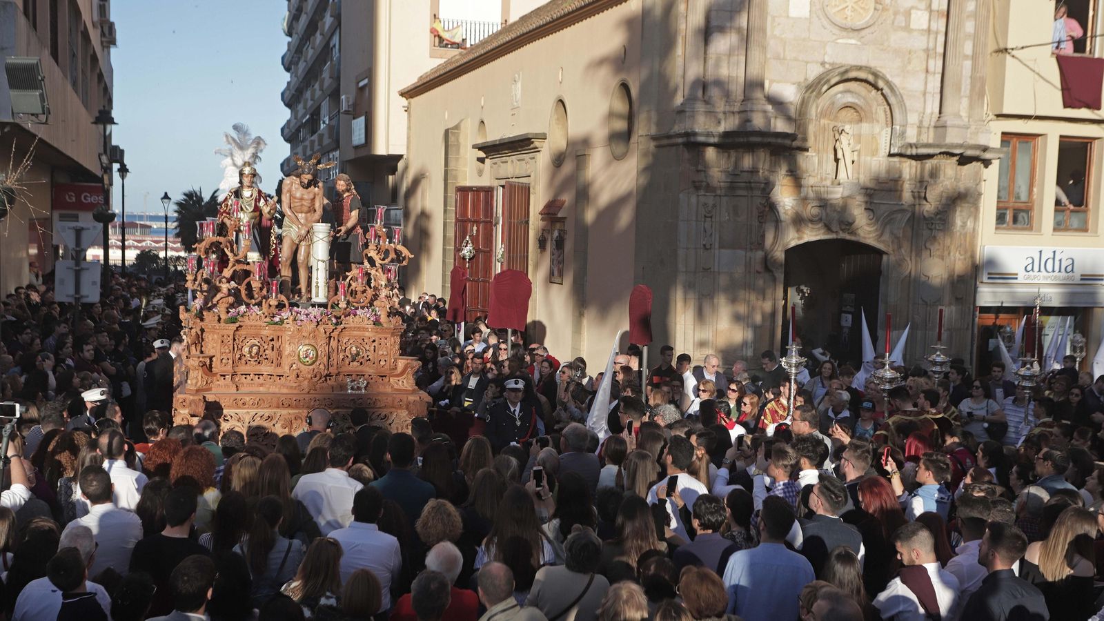 El paso de la Columna, al lado de la Capilla Europa.