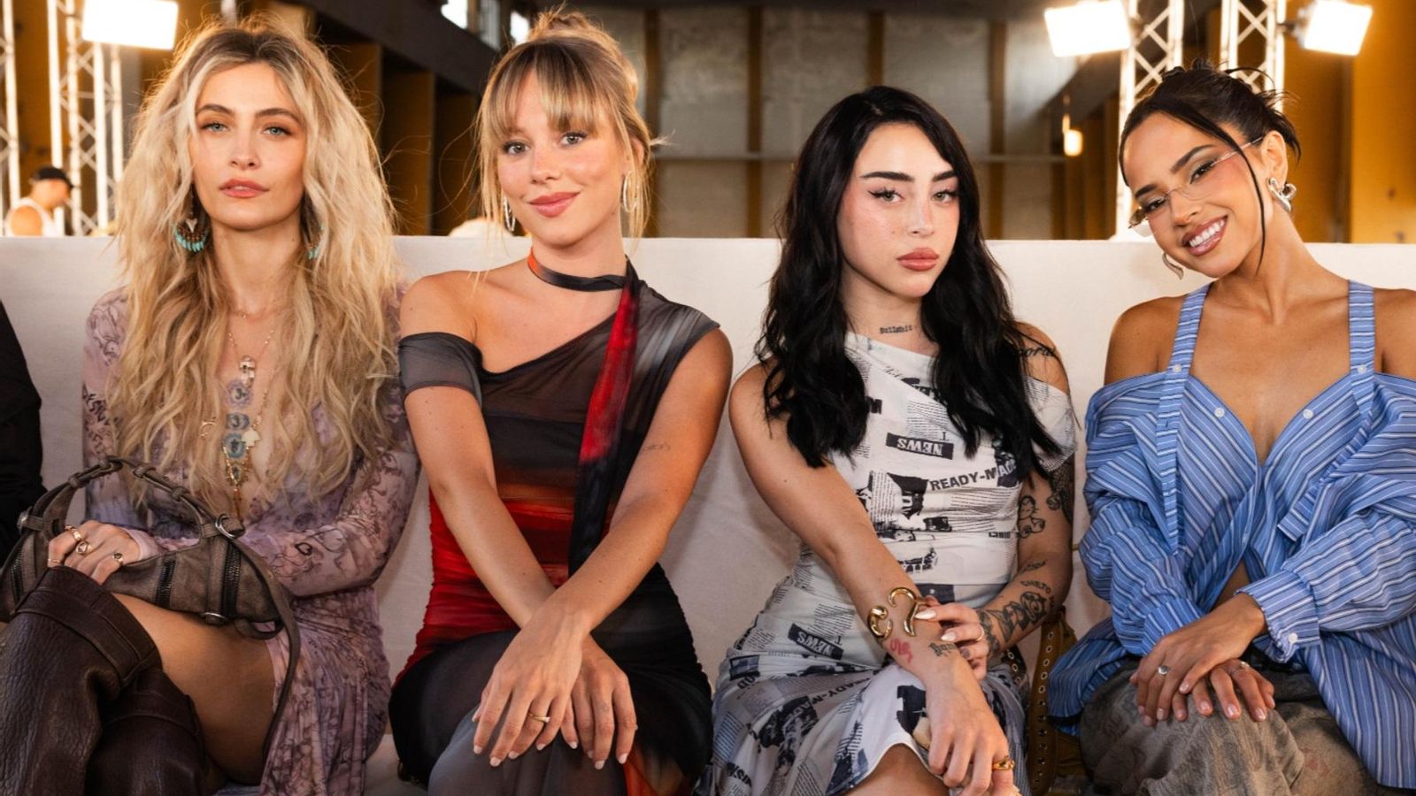 Paris Jackson, Ester Expósito, Nicki Nicole y Becky G en el front row de Desigual Studio