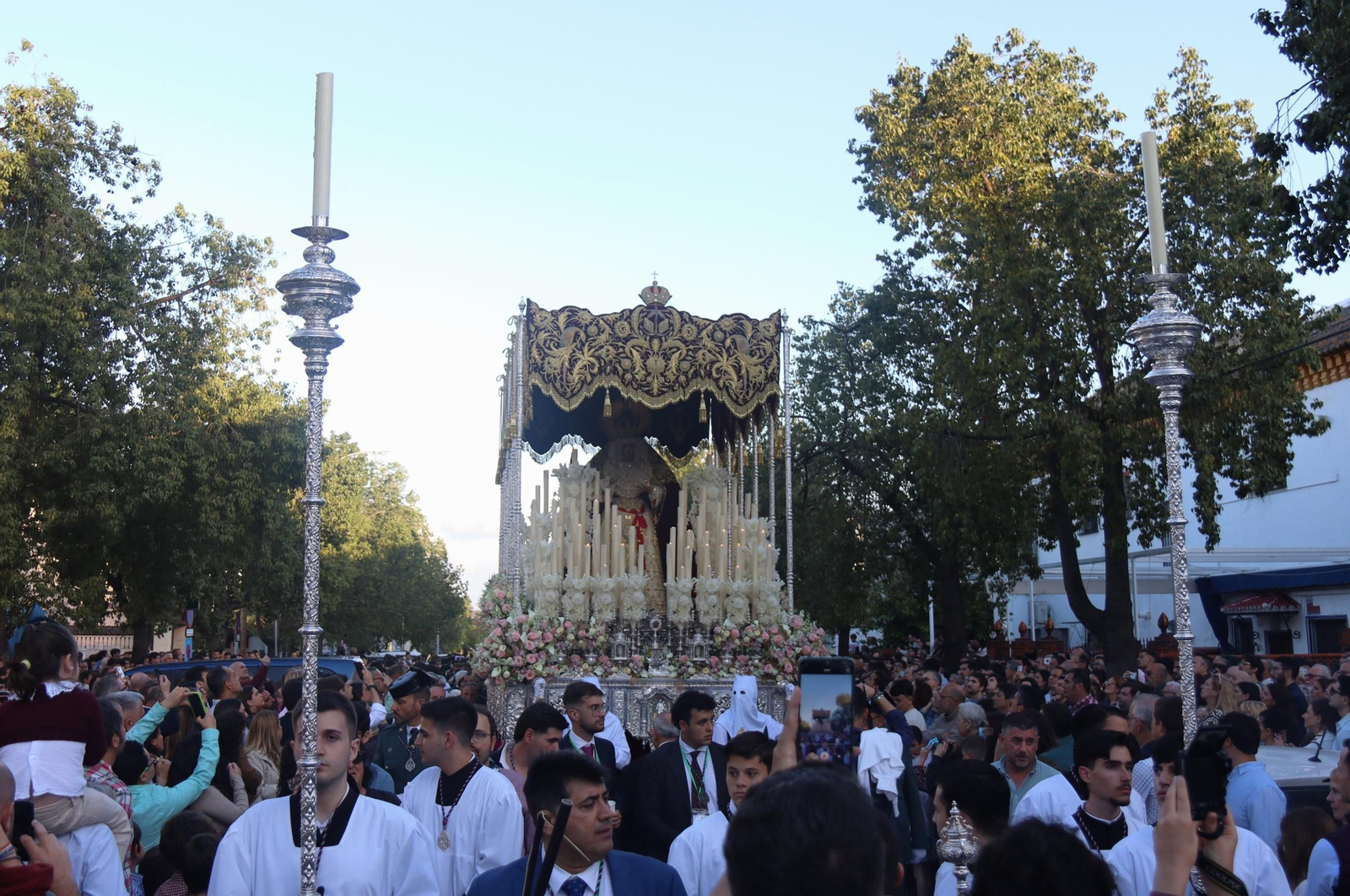 La Hermandad de La Milagrosa en la Semana Santa de Sevilla 2025