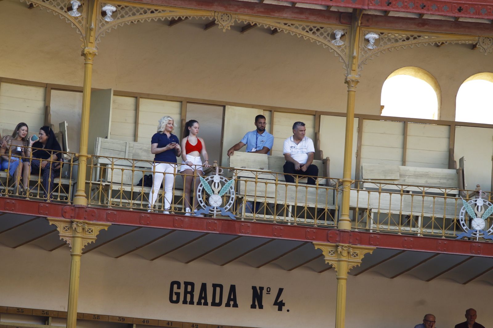Imágenes del ambiente de la corrida de toros de la Feria de Almería