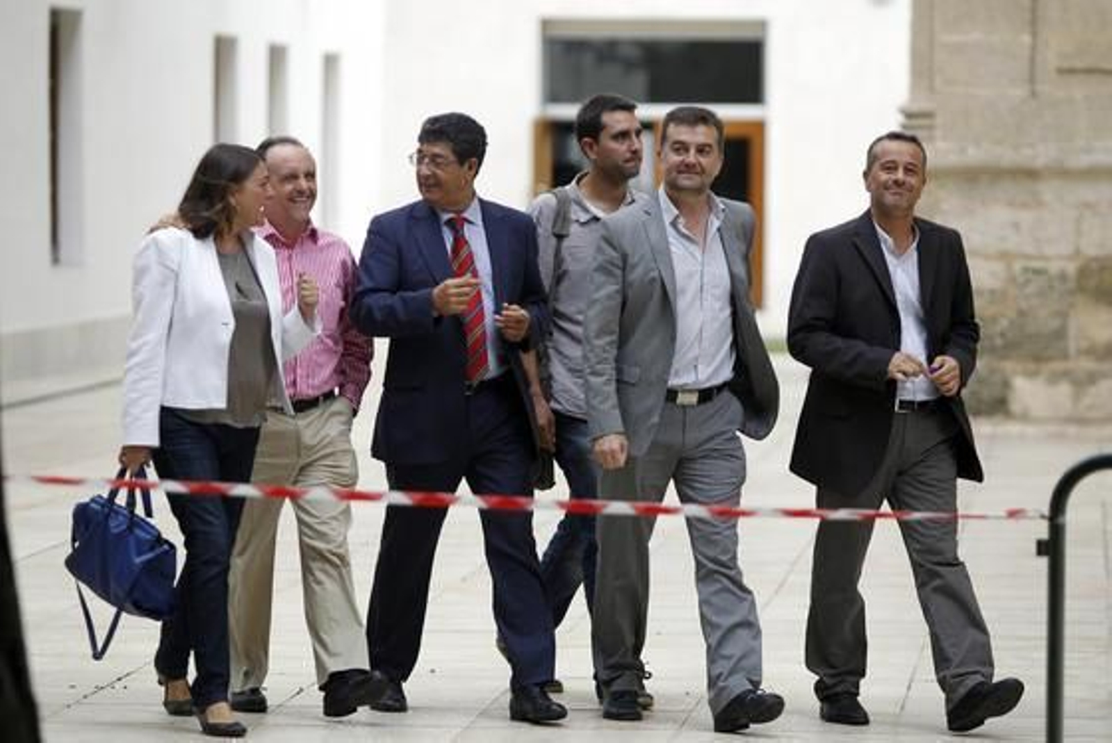 Maíllo recuerda a Díaz que el Gobierno andaluz es del "nosotros" y no del "yo"