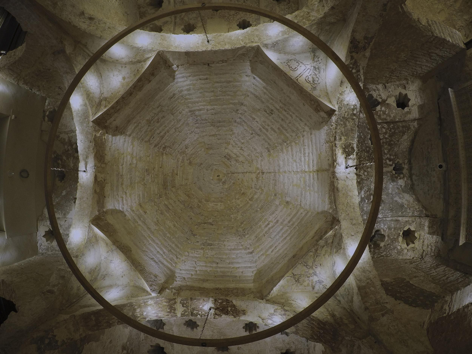 Los baños árabes del bar Giralda, en imágenes