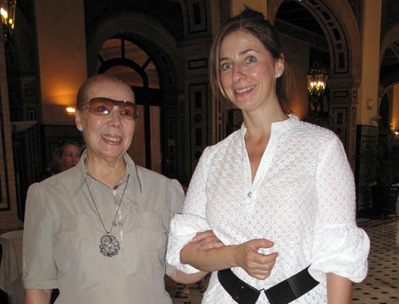 La diseñadora Lina, con su hija, Rocío Montero.

Foto: Victoria Ramírez