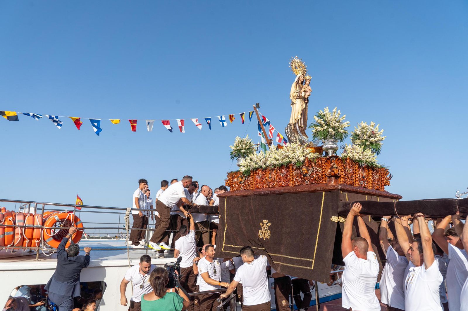Imágenes de la Solemne Procesión marítima de la Virgen del Carmen en Punta Umbría