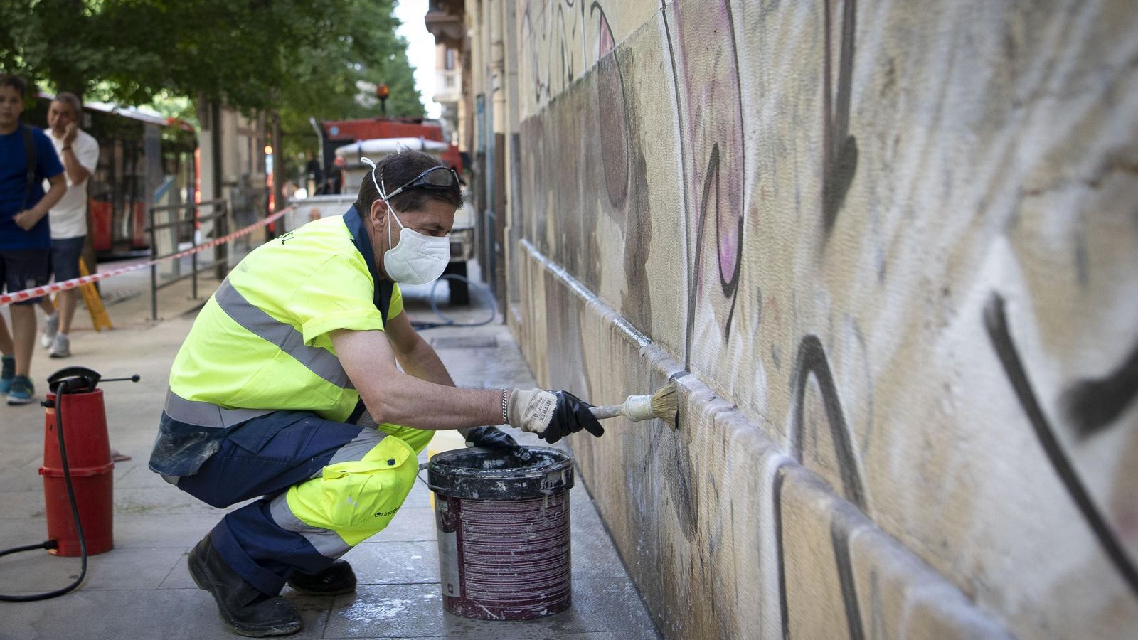 Limpieza de pintadas en Granada.